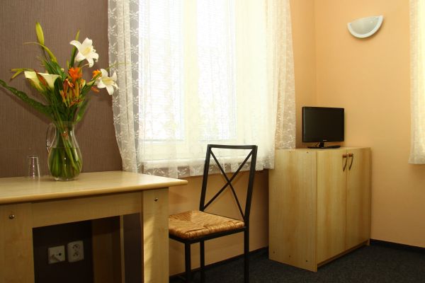 Almond (Teplice)